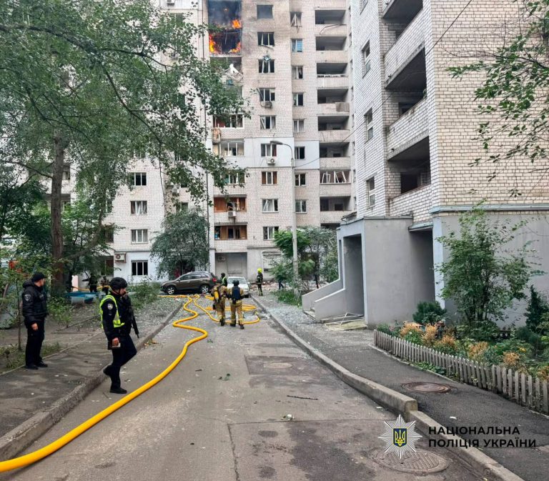 У Печерському районі через удар безпілотника загинув підліток