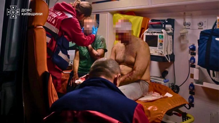 На Київщині під час атаки РФ вдалося врятувати двох людей (ФОТО)