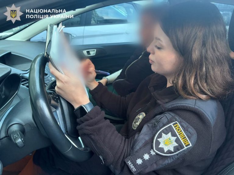 На Київщині жінку оштрафували за те, що вдарила 4-річну доньку по голові