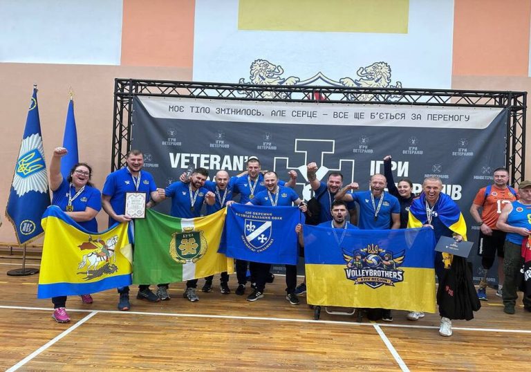 Бучанські ветерани без поразок вибороли титул чемпіонів України з волейболу сидячи