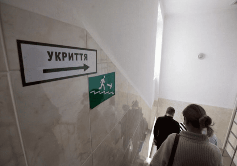 У Білій Церкві батьки висловили занепокоєння через проведення занять під час повітряної тривоги