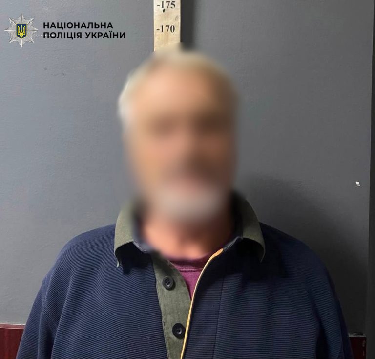 У Києві поліція затримала чоловіка, який вів стрільбу з балкона восьмого поверху