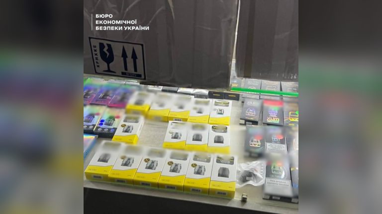 У Києві припинили продаж електронних сигарет на суму 3 млн грн