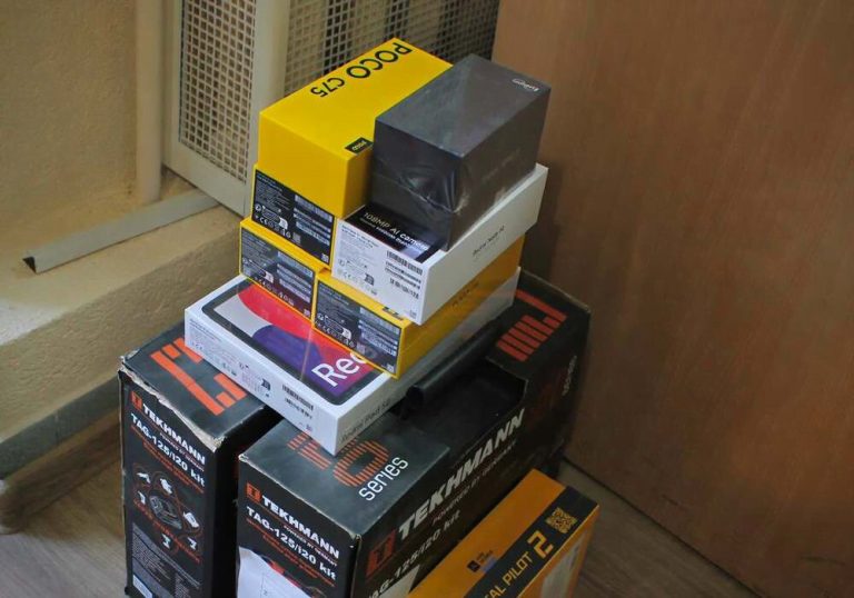 Київська митниця передала Нацгвардії вилучене технічне обладнання та прилади
