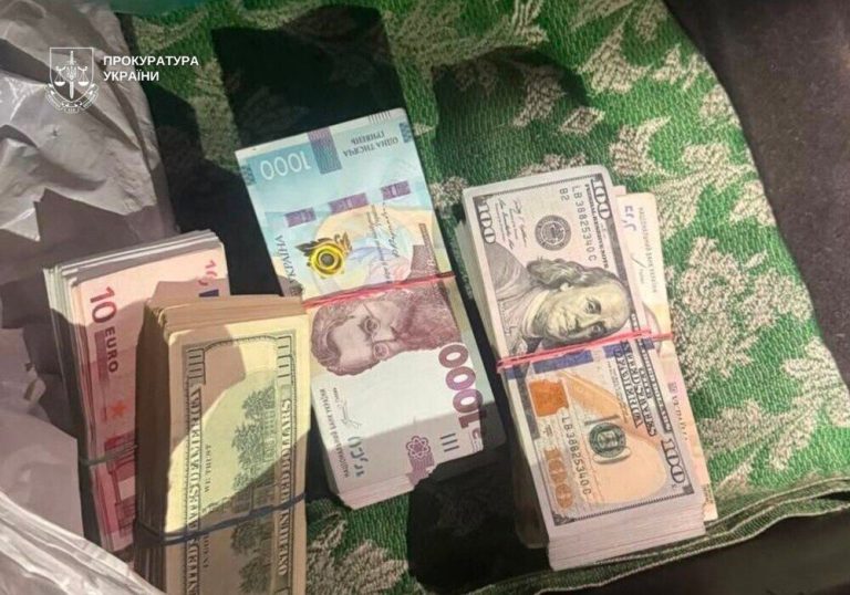 У Києві шахраї ошукали пенсіонерів майже на 14,5 млн грн, під приводом нібито перевірки СБУ