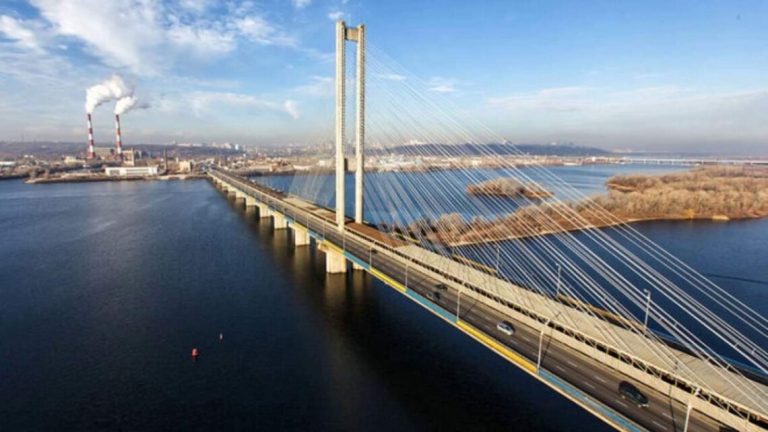 Наслідки пошкодження мостів через Дніпро та їх вплив на регіон