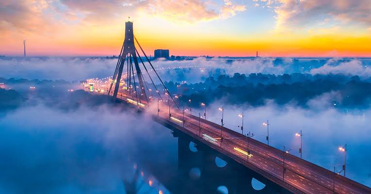 Чи зможуть атаки РФ знищити мости Києва – думка інженерки