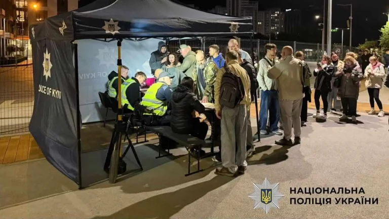 Мобільний центр підтримки в Дарницькому районі: де знайти та які послуги надають