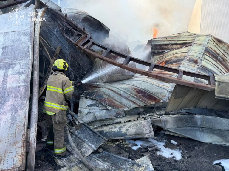 Двоє людей загинули внаслідок обстрілу Солом’янського району рашистами