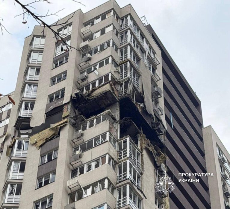 Ранкова атака на Київ призвела до загибелі чоловіка та жінки