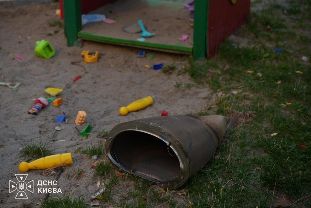 У Київській Оболоні виявили та вилучили бойову частину балістичної ракети – ДСНС