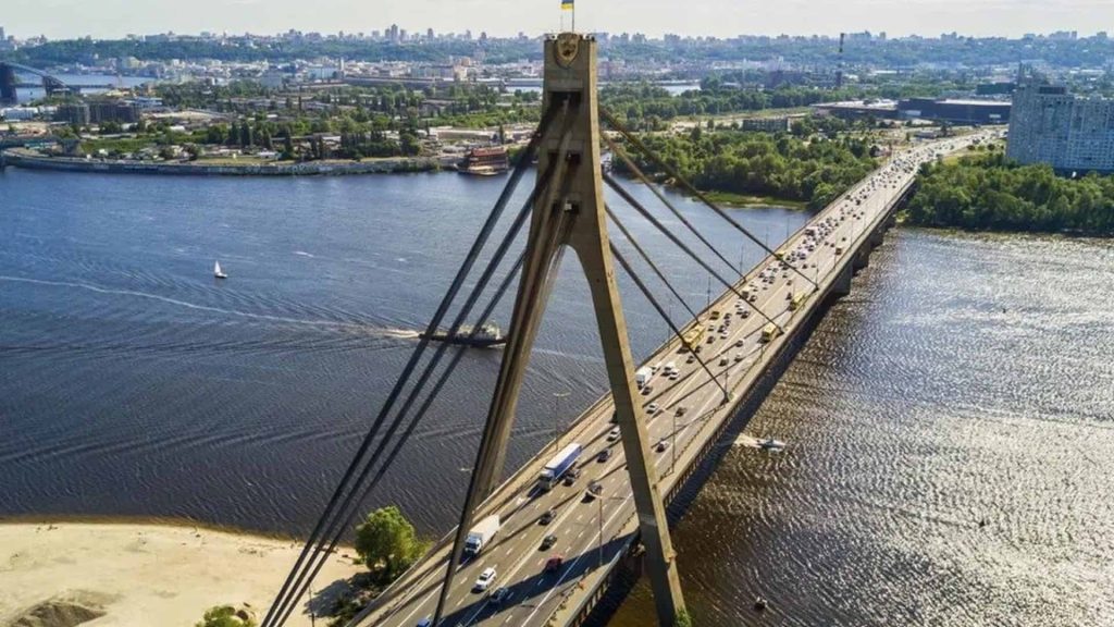 У Києві розпочинають будівництво додаткових переправ через Дніпро